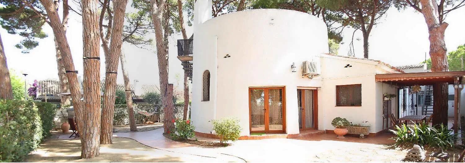 Latorre Seafront Villa 캠브릴스 펜션