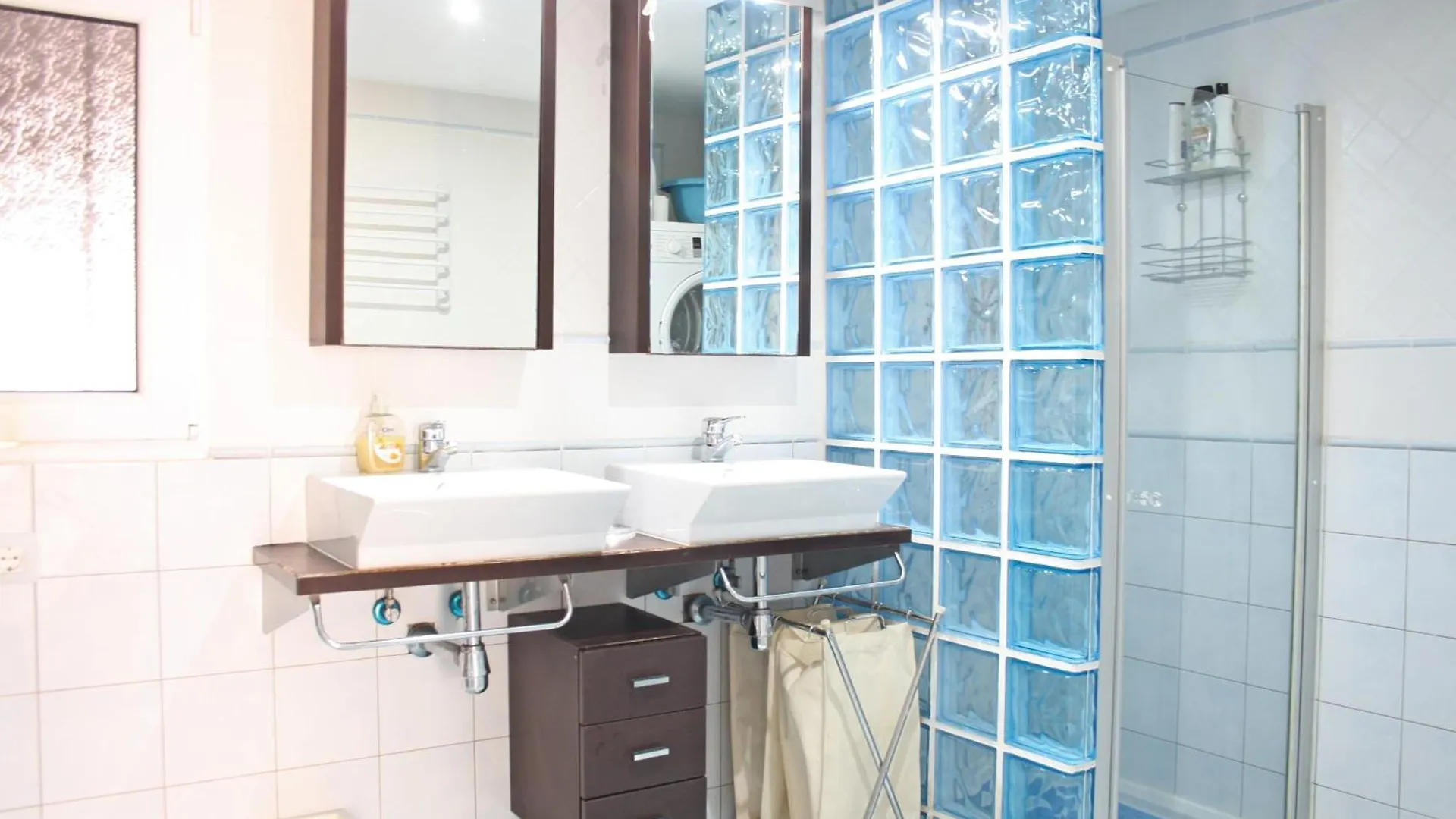 Latorre Seafront Villa 캠브릴스 펜션