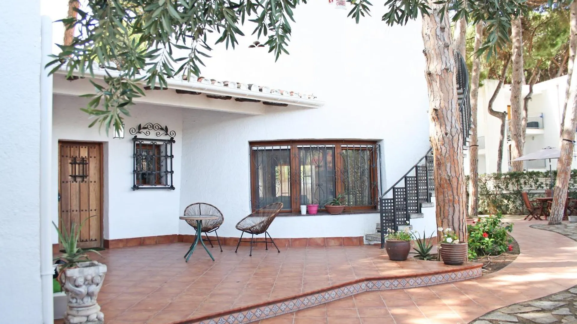 Latorre Seafront Villa 캠브릴스 스페인