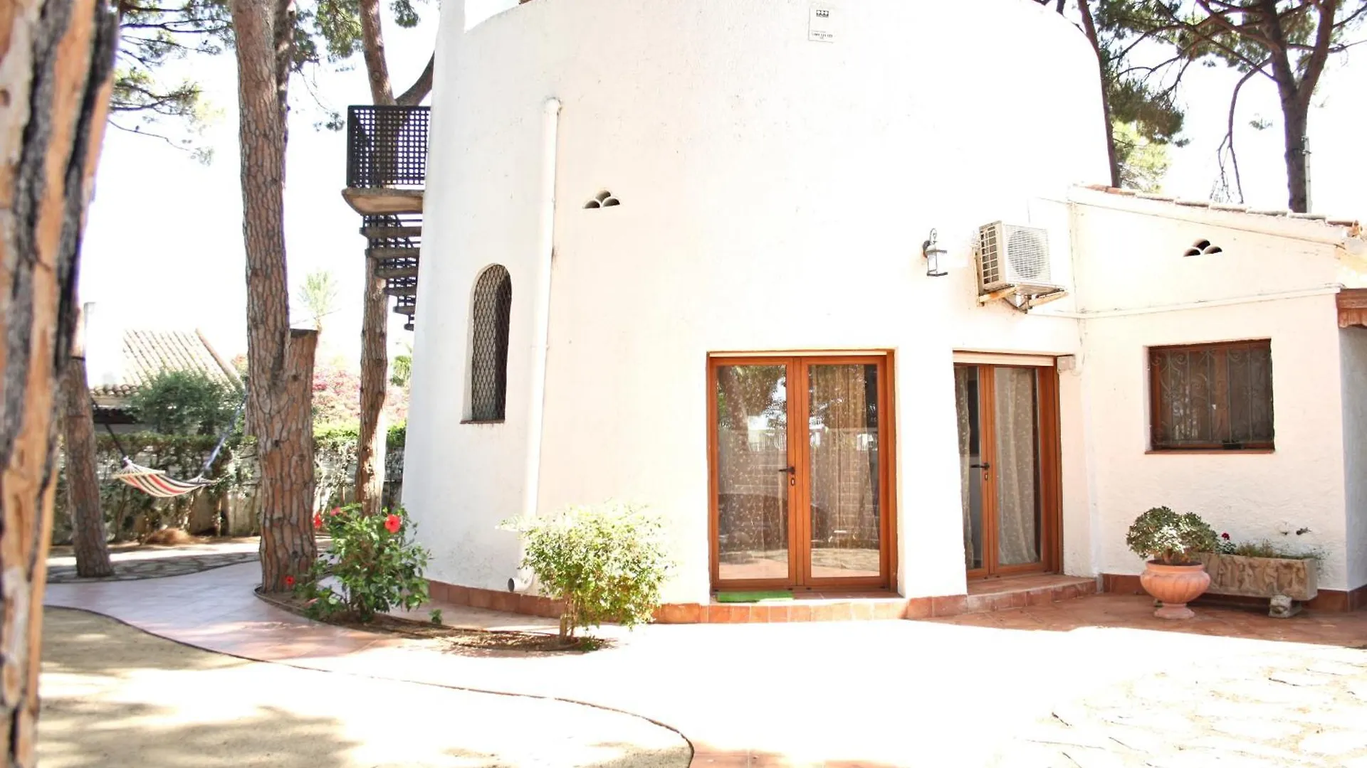 Latorre Seafront Villa Cambrils