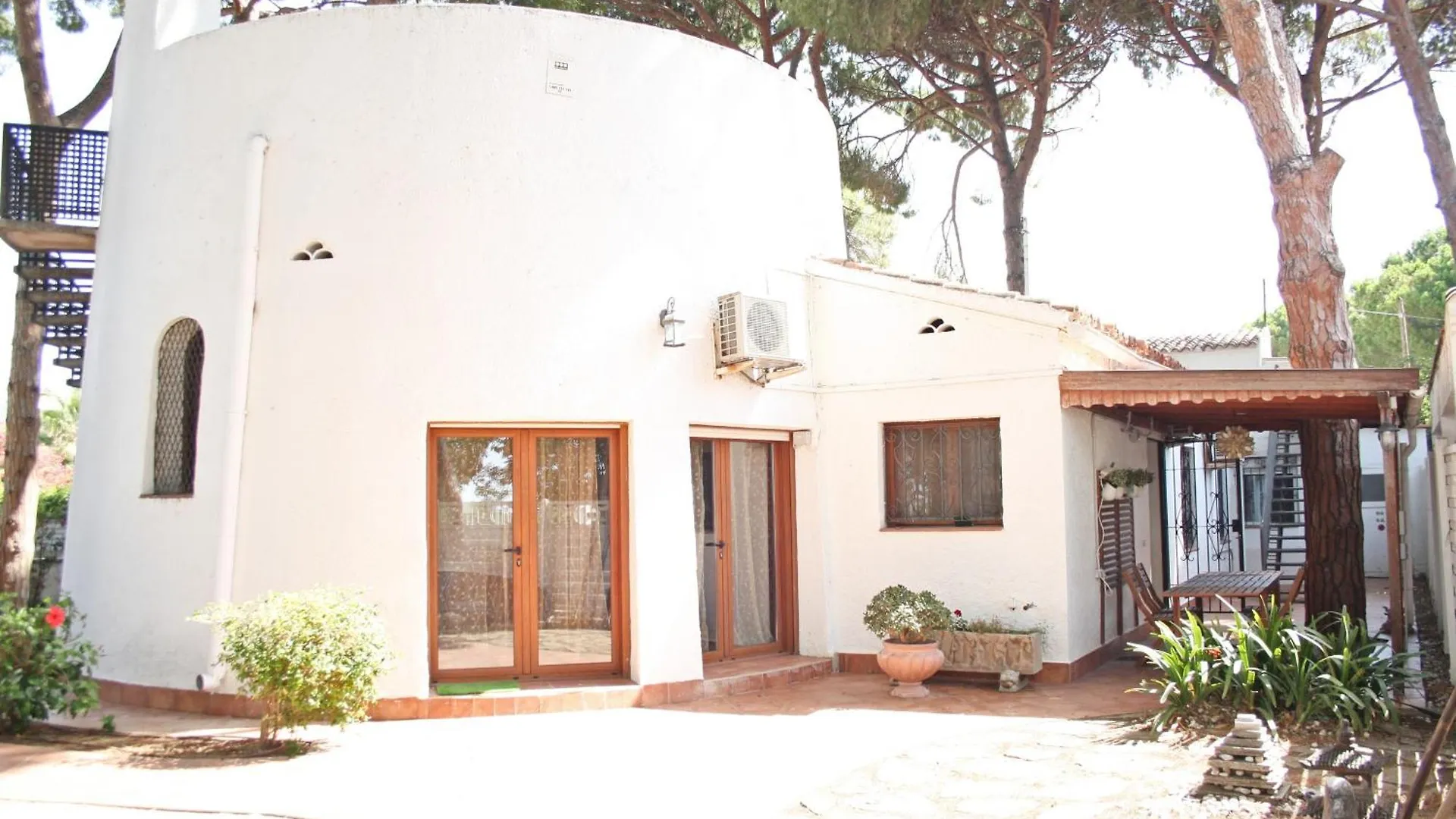 Latorre Seafront Villa Cambrils